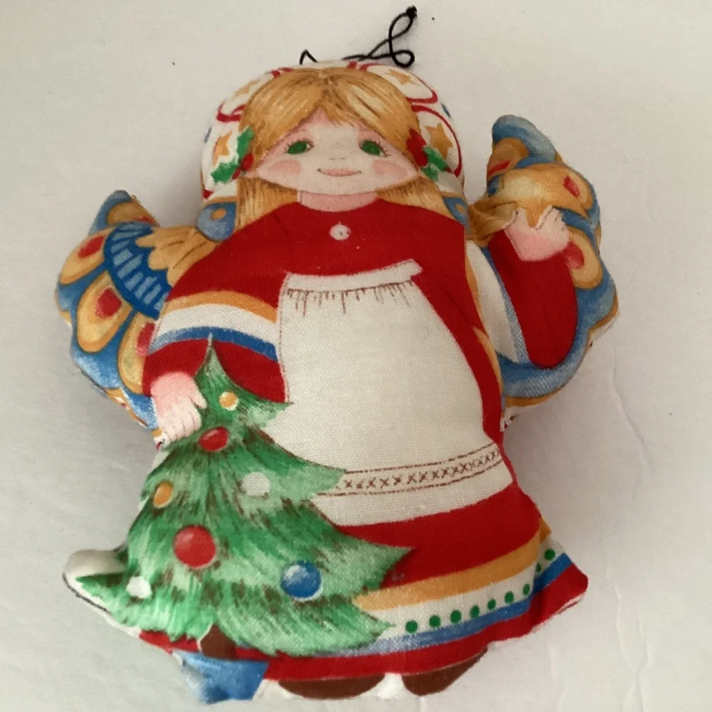 Lot of 6 Angels Cut, Sew and Stuffed Soft Fabric Christmas Ornaments Vintage 70s - Picture 6 of 10